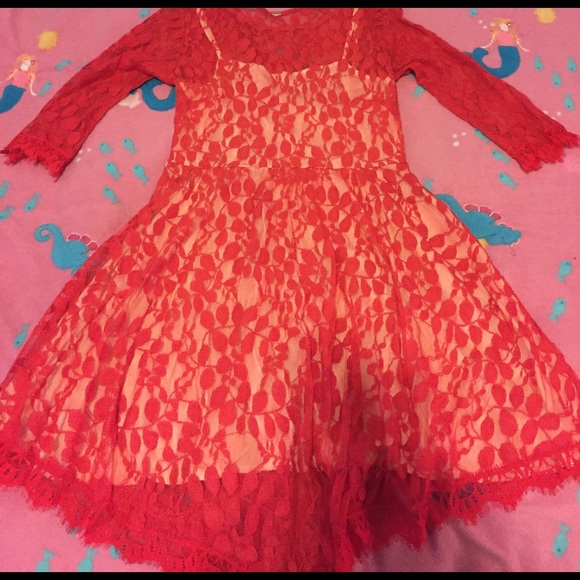 Red lace dress with light pink lining. Size 4 - Picture 1 of 1